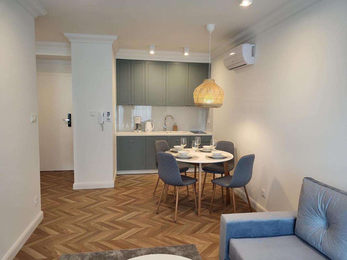 Westin House 131 Apartament *
